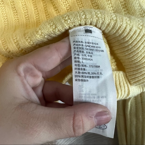 Hollister Yellow Soft Warm Cropped V Neck Sweater Size Large - Picture 7 of 7